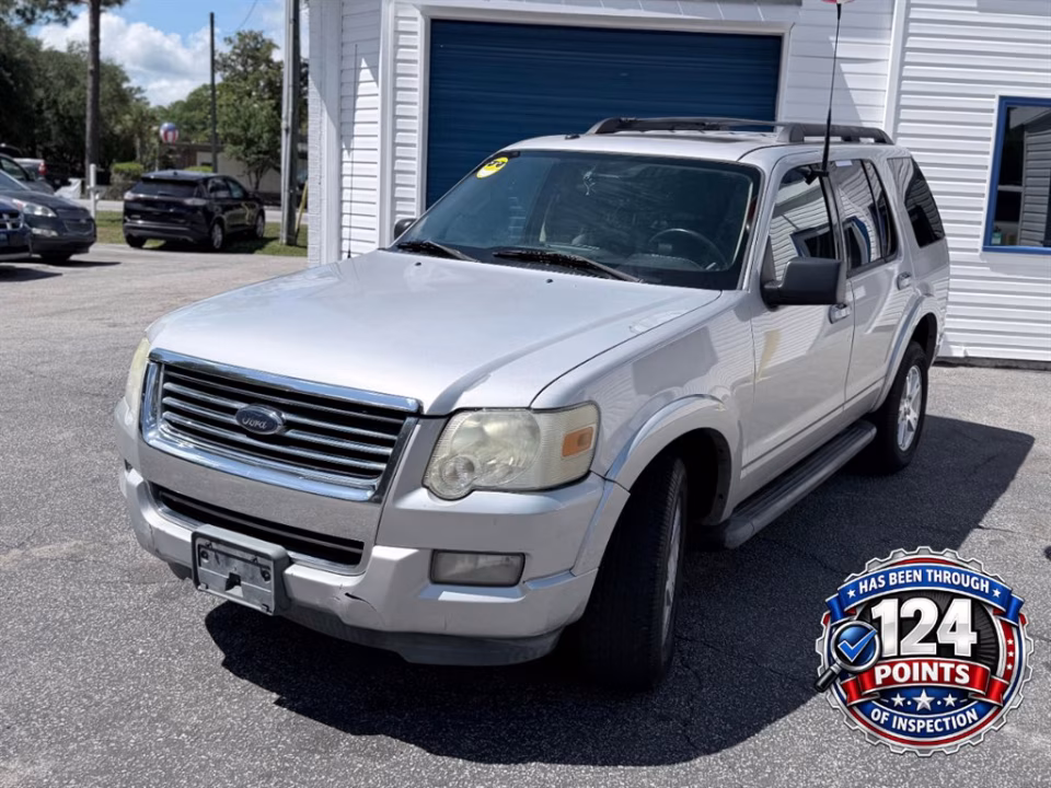 2010 Ford Explorer XLT's photo